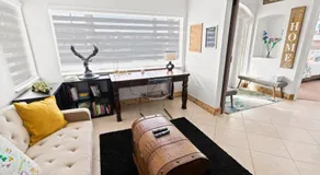 UPSCALE MANSION IN THE HEART OF MIAMI WITH POOL - Image 3