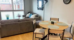 Central 1BR Flat for up to 4 - Lift Access - Image 3