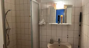 Praktisches Monteur Apartment in zentraler Lage funktional & Simpel - Image 2