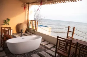 Villa 12 Bedroom Beachfront - Image 3