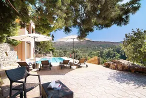 Holiday home with pool - Image 1