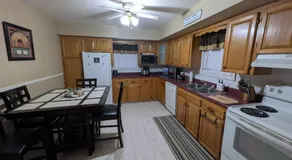 spacious three bedroom apartment - Image 4