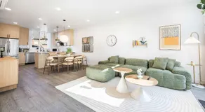 Modern 3BR City View Home w Near Green Lake & UW - Image 4