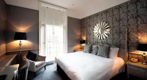 Greenwoods Hotel & Spa - Image 2