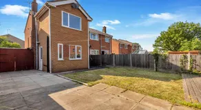 Group-Friendly 4-BR Home with Space & Comfort - Image 4