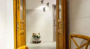 Premium Rooms by Hi5 - Style at the Comedy Theater - Image 4