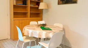 Appartement T2 au Calme - WiFi rapide, Parking & Bureau - Image 3