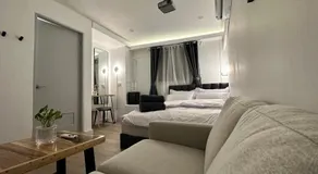 The White Den Sukhumvit 44 - Image 2