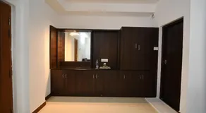 Lake View Hotel - Image 3