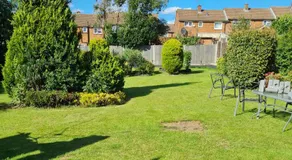 1 Bed Annexe Sleeps 2 -Garden -Harlow Mill Station - Image 5