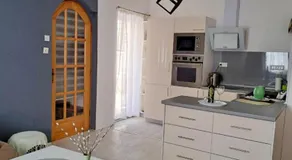 Lola's House - Image 4