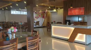 Maple Leaf Hotel - Image 5