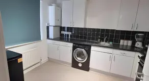 Room in a shared Flat - Image 4