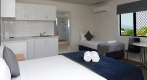 Summit Motel - Image 2