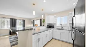 Coco Palms Apartments By Lowkl  - Image 2