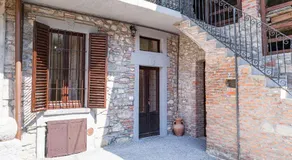 La Corte Rooms and Home Restaurant - free parking - 10 minutes to the lake and centre - Image 5
