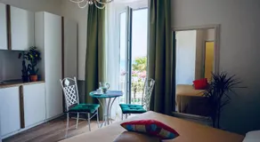 AquaMar Bed and Breakfast - Image 2