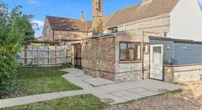 3 bedroom beautiful home in the heart of Huntingdon, Bury - Image 3