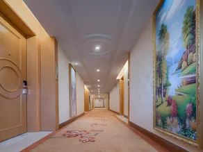 Vienna International Hotel Hunan Zhangjiajie Tianmen Mountain High-speed Railway Station - Image 4