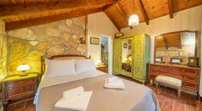 NATALIAs MANSION - Image 2