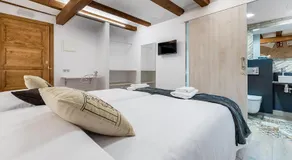 Hostal 977 - Image 2