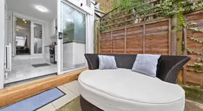 Charming City Retreat,4 Bedroom House,Garden,Free Parking - Image 4
