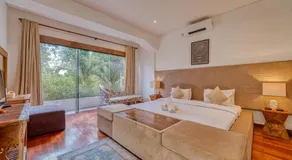 OPENING PROMO Luxury 5 plus 1 Bdr Villa 100m To Beach - Image 2