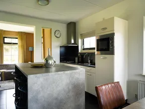 Family home with wellness - Image 2