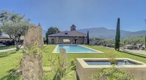 Chateau de Sainte Jalle - Image 2