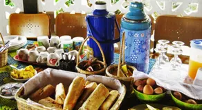 Leybato Beach Hotel - Image 3