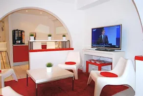 Nice Art Hotel - Image 2
