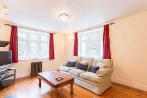 Holiday Home of the Month! Finchley, Sleeps 5 - Image 5