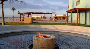 Flat com praia privativa e lazer total em Arraial - Image 5