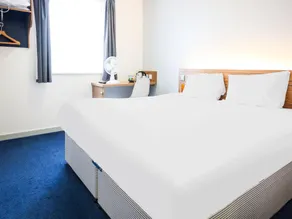 Deluxe Double Room - Image 2
