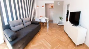 Old Town Grand Theatre Apartment - Image 2