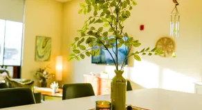 Peridot Suite - NEW 2bdrm 2bath Loft near Mass! - Image 4