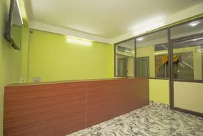 Collection O Relax Hotel - Image 2