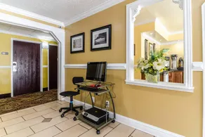 Rodeway Inn & Suites Jacksonville near Camp Lejeune - Image 5