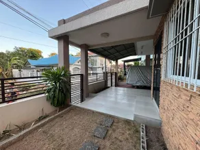 Spacious Family Home 2 story building in Subd - Image 2
