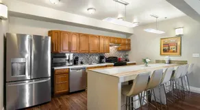 Spacious and Fully Furnished Condo Near St. Charles - Image 2