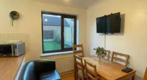 6 Bedroom House For Corporate Stays in Corby Suitable for Nightshift Workers - Image 3