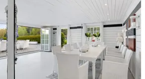 Spacious villa with heated pool and stunning view - Image 4