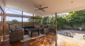 6KM to CBD Convenient 5BR Queenslander Coorparoo - Image 5
