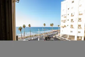 Apartment front the beach - Image 5