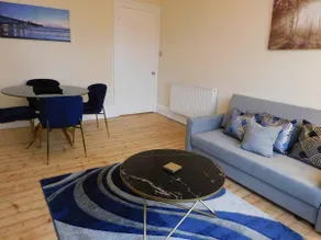 Beautiful & spacious 2 bed apt in Glasgow West End - Image 3