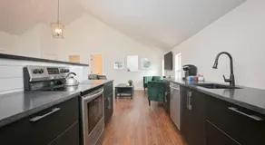 Crescent Hill Carriage House - Image 2