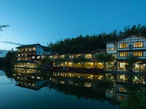 Chen's Courtyard Peninsula Courtyard Hotel - Image 2