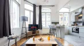 2 Bed City Centre Flat Sleeps 6 - Image 4