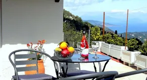 Dioni Holiday House - Image 3