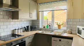 Contractors and families welcome - Image 5